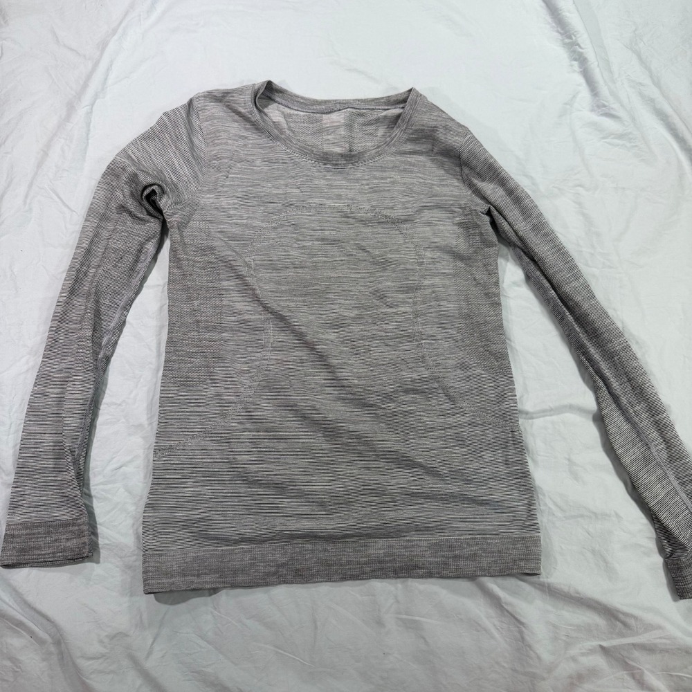 Lululemon Swiftly Tech Long Sleeve 2.0 Striped Grey White Shirt Size 4